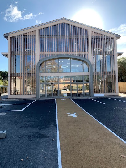 Costamagna Distribution Saint Tropez, Magasin de Bricolage à Saint-Tropez