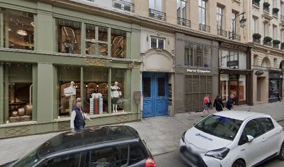 L.O.V.E Editions, Magasin de Bricolage à Paris 01